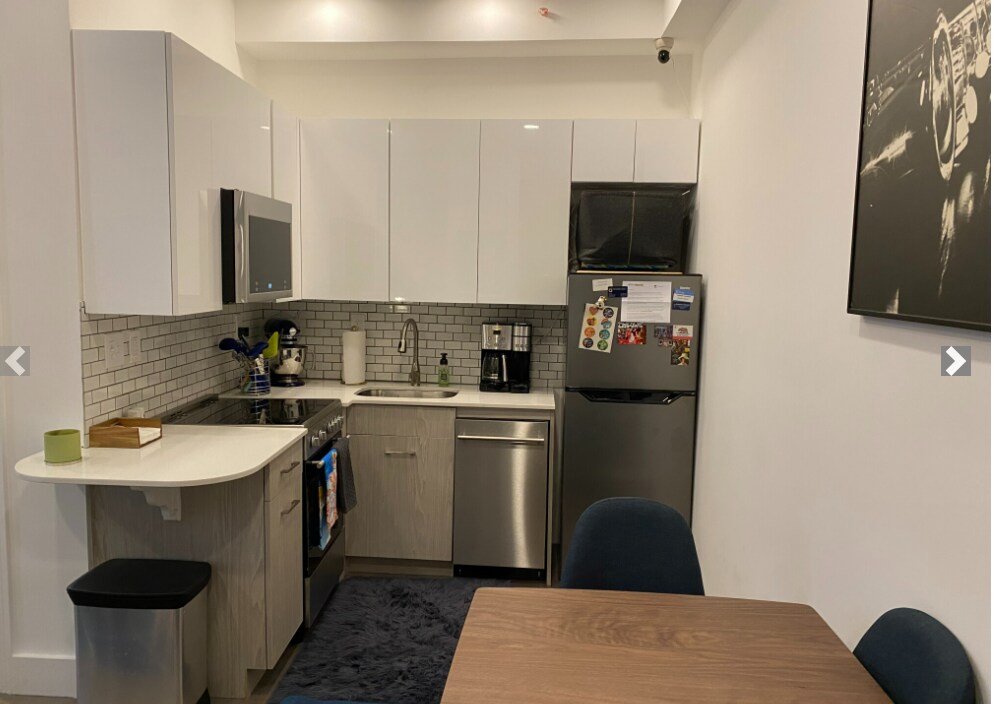 Building Photo - 98 Queensberry St