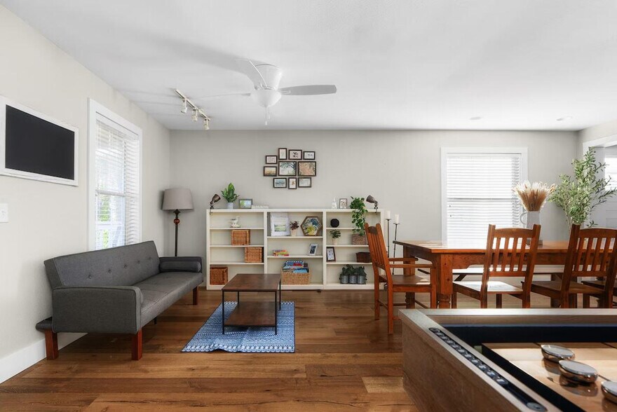 Building Photo - 709 Colonial Park Blvd