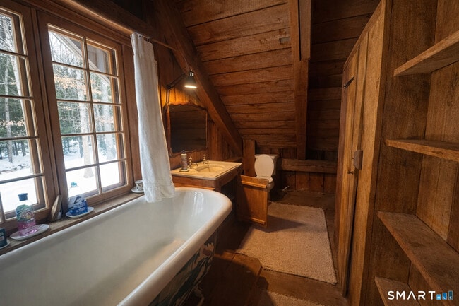 Building Photo - 45 Hoppen Rd