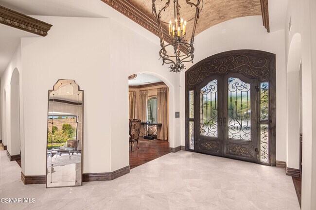 Building Photo - 4358 Cresthaven Dr