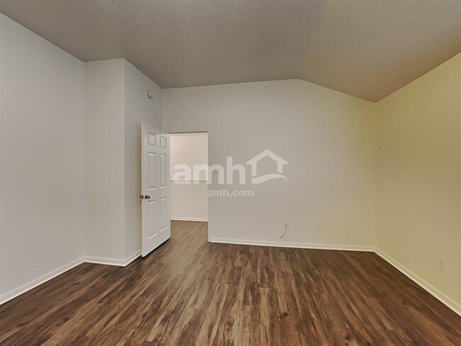 Building Photo - 12311 Claresholm Dr