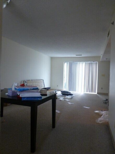 Building Photo - 154 N Beacon St
