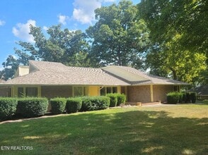 Building Photo - 218 Baltusrol Rd