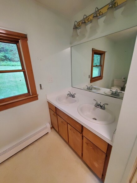 Bathroom - 519 Lancaster Rd