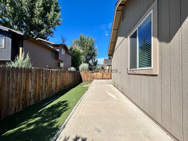 Building Photo - 1040 Aspen Grove Cir