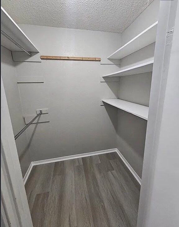 Building Photo - 1250 Henckley Ave