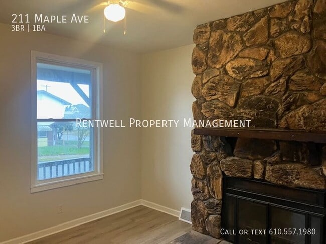 Building Photo - 211 Maple Ave