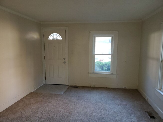 Building Photo - Lots of Space