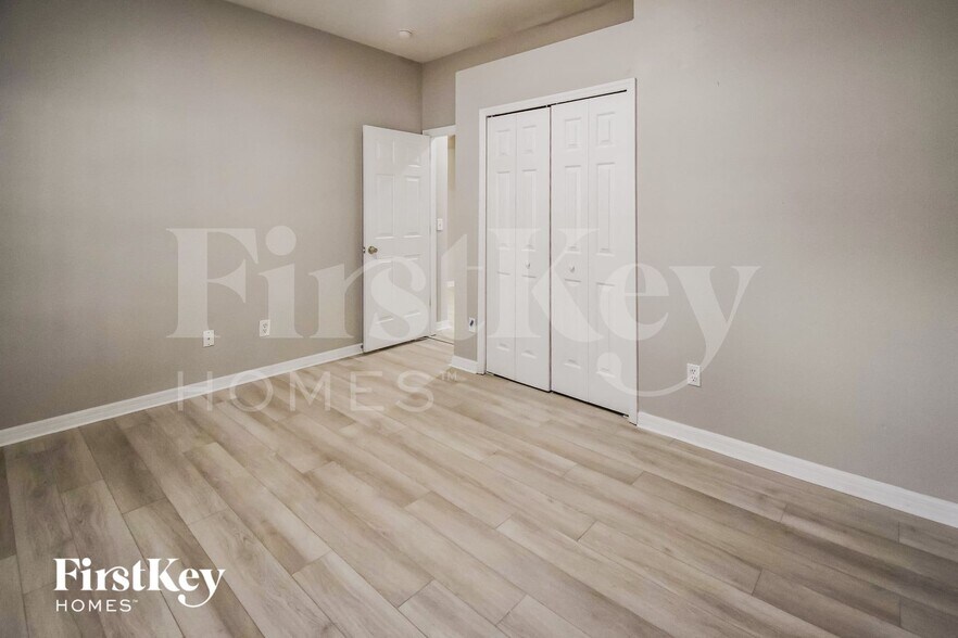 Building Photo - 722 Parsons Pointe St