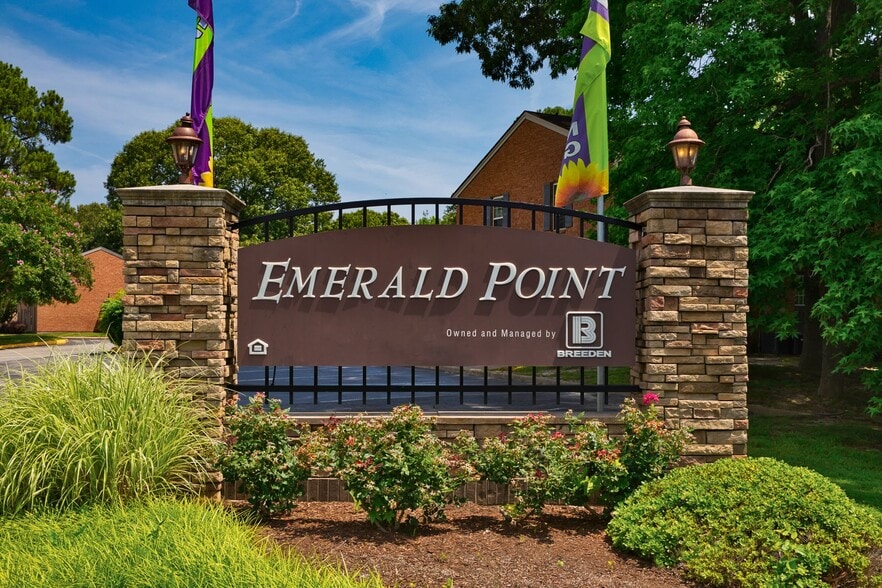 Building Photo - Emerald Point Apartments