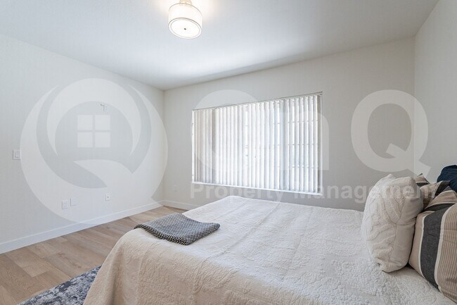 Building Photo - 9451 E Becker Ln