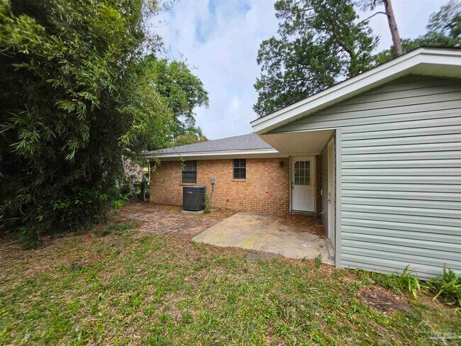 Building Photo - 7816 Sabra Dr