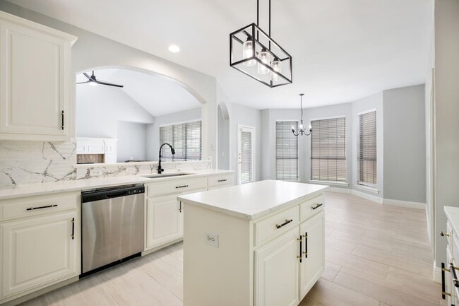 Building Photo - 4804 Appleridge Dr