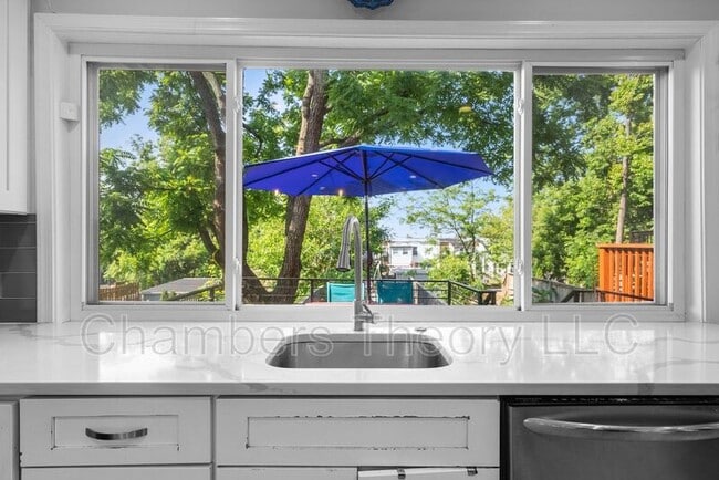 Building Photo - 1275 Oates St NE