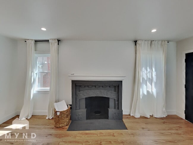 Building Photo - 3732 Buell St