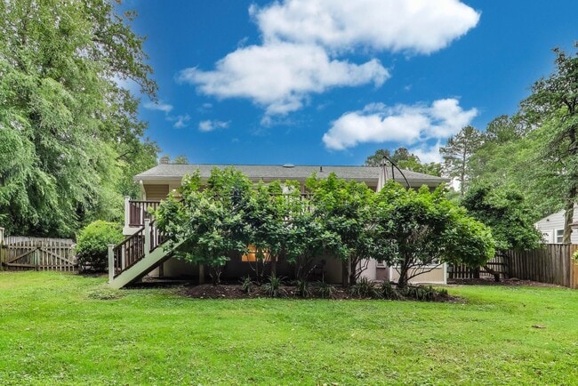 Building Photo - Perfect on Parkway --- Gorgeous, Fully Upd...
