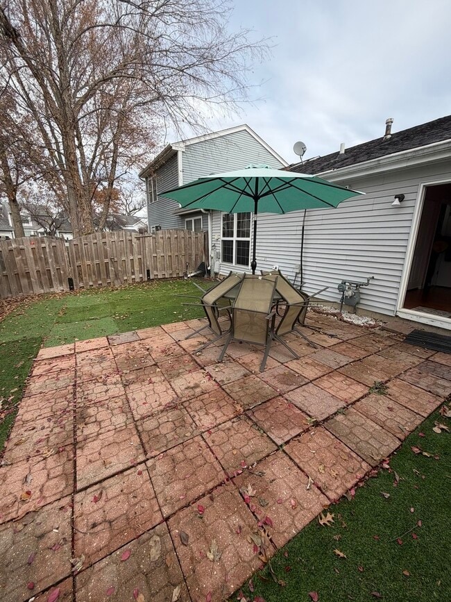 Building Photo - 3627 Linden Dr