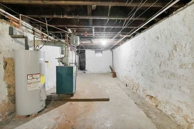 Building Photo - 1542 Warren St