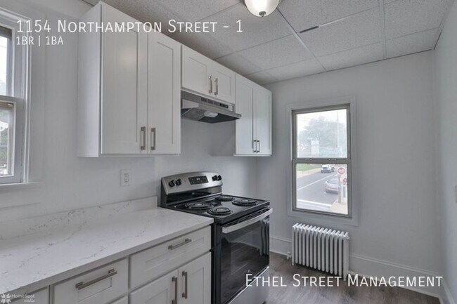 Building Photo - 1154 Northampton St