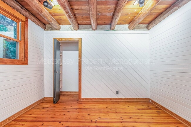 Building Photo - 380 Hatley Rd