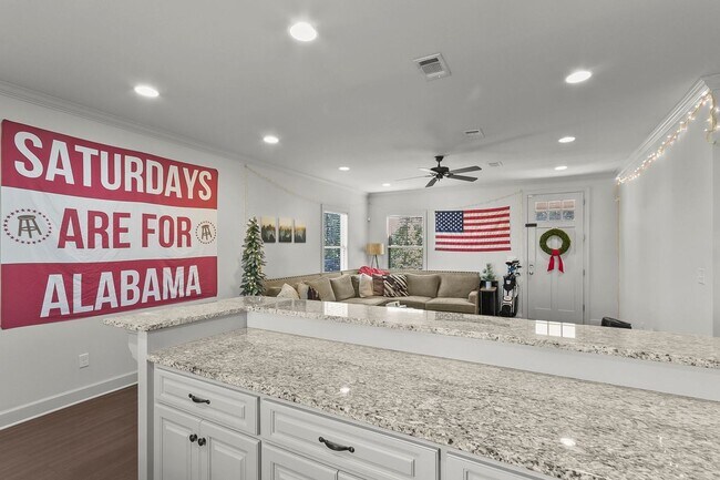 Building Photo - Spacious 3 Bedroom 3.5 Bath Available Fall 2026! Schedule your Tour and Apply today!