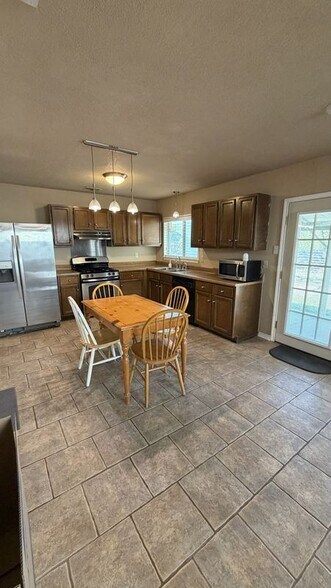 Building Photo - 9227 Spring Dawn St