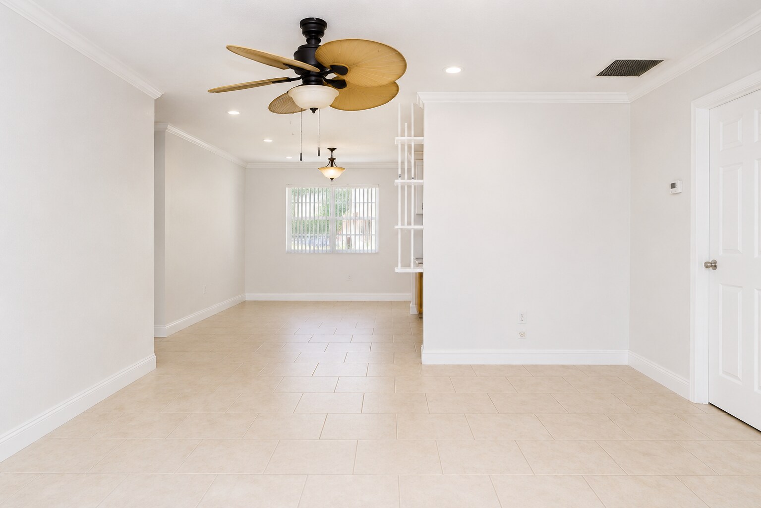 Building Photo - 911 Burch Dr