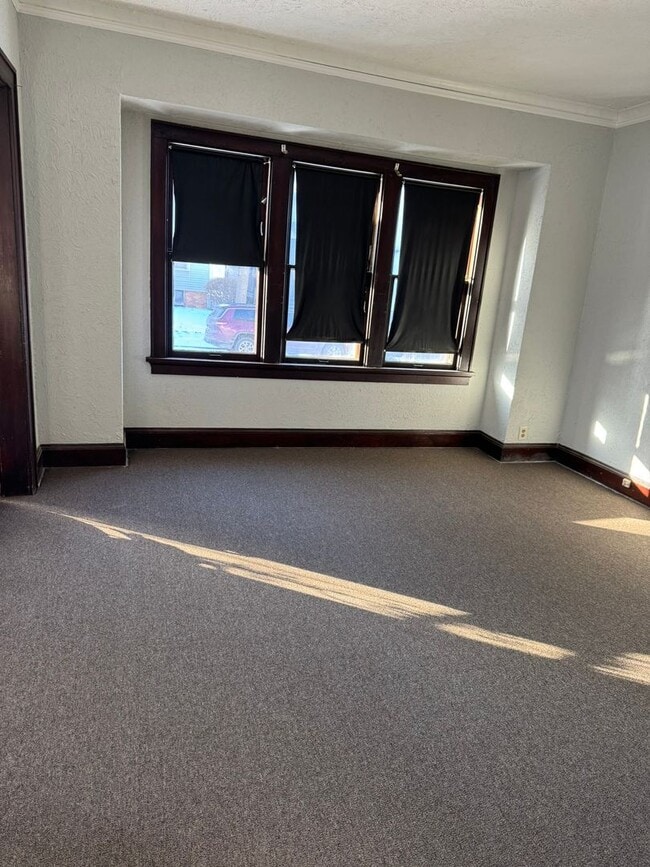 Building Photo - Updated  3-bedroom single family house available NOW!