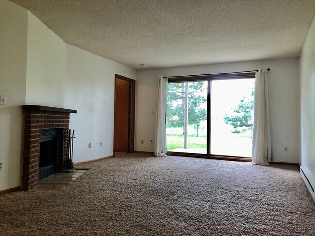 Building Photo - Beautiful Condo in Aspen Village