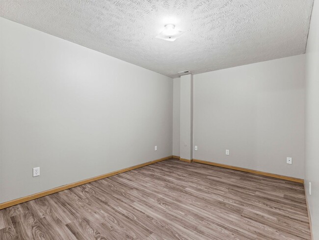 Building Photo - 6901 N Steamboat Dr