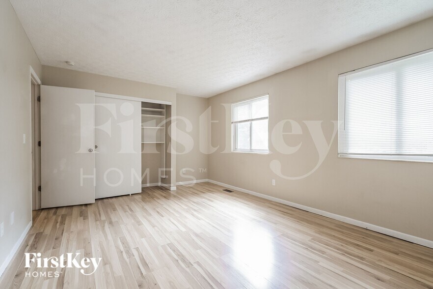 Building Photo - 833 Lindenhaven Rd