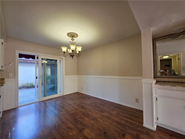 Building Photo - 1173 S Paula Dr