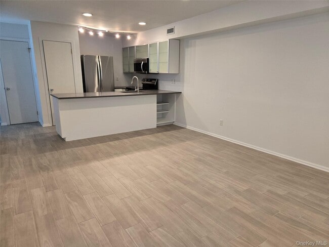 Building Photo - 90 Firwood Rd