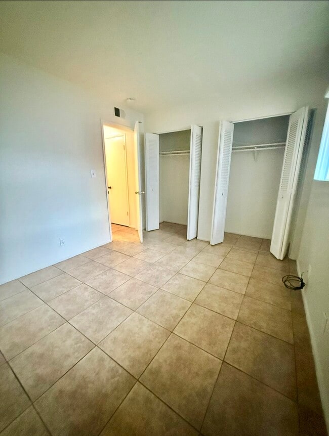 Building Photo - 4479 La Cresta Way