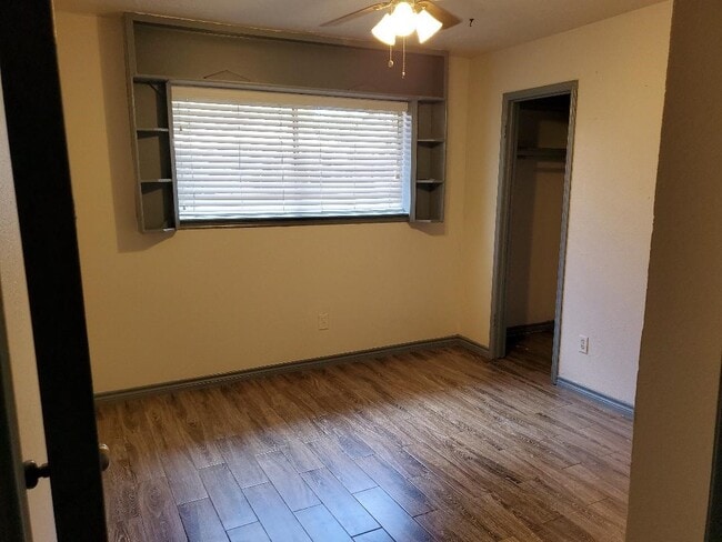 Building Photo - 6831 Stoney River Dr