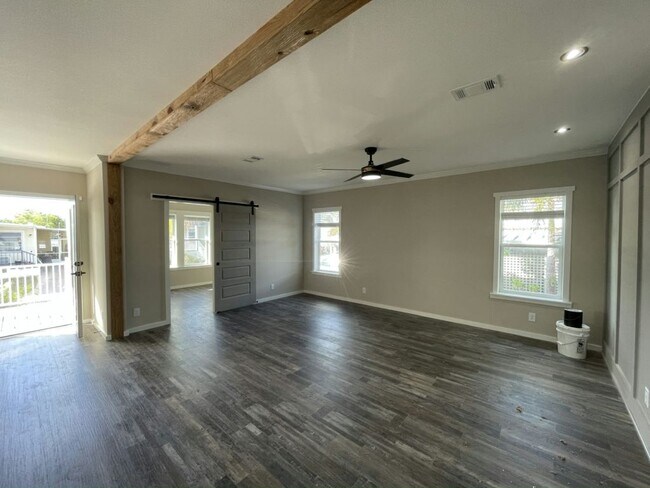 Building Photo - 52 Orange Blossom St