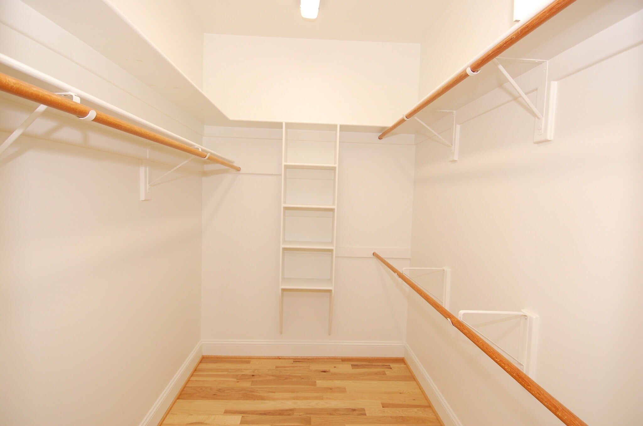 Closet - 103 Withwyndle Ct