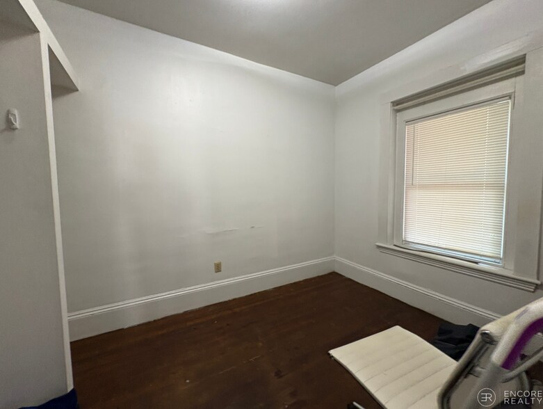 Building Photo - 65 Strathmore Rd