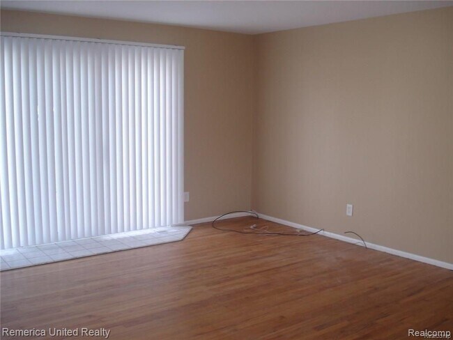 Building Photo - 37944 Lyndon St