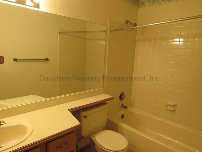 Building Photo - Spacious 3 Bedroom House on the West Side with Mountain Views