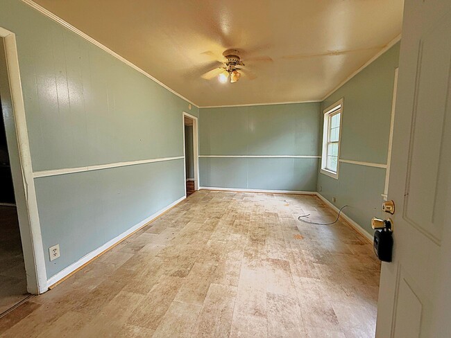 Building Photo - 2718 McCoy Ave