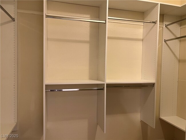 Building Photo - 2855 Grande Valley Dr