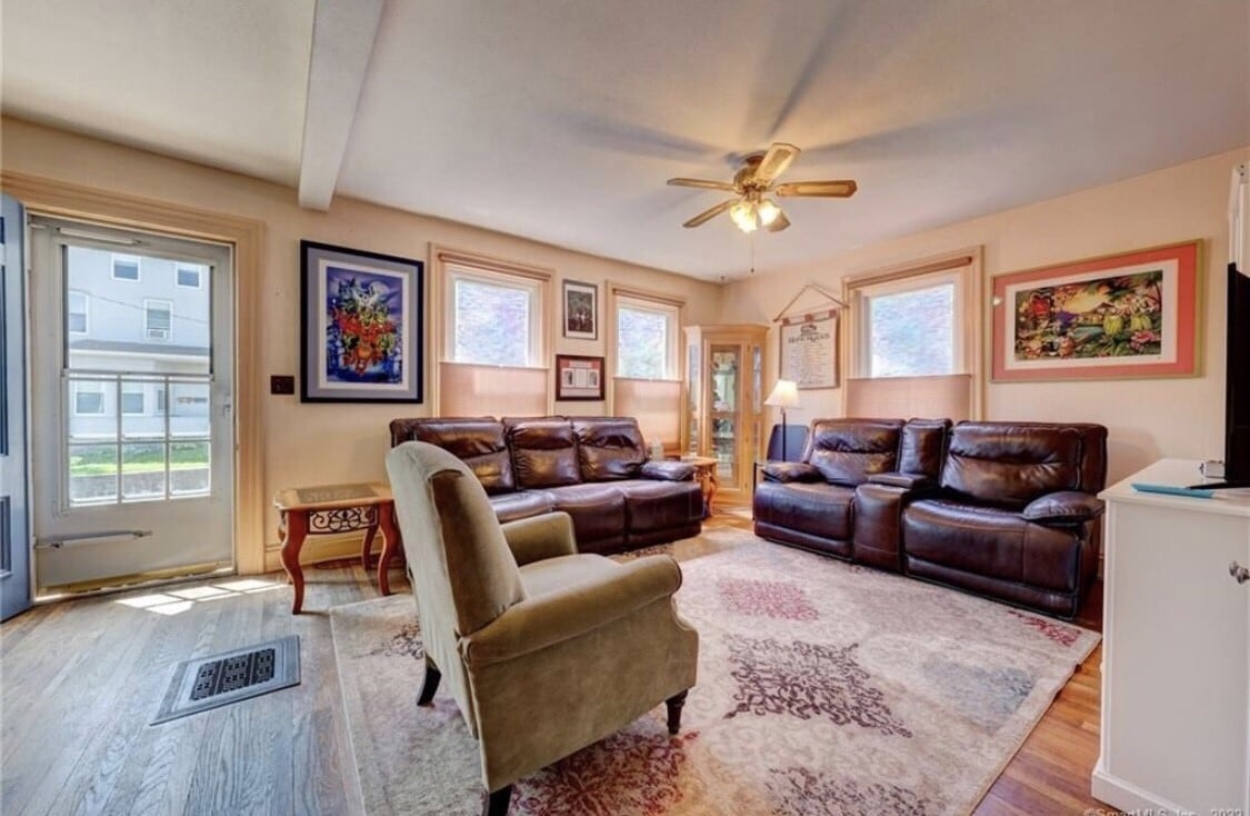 Building Photo - 179 Walnut St