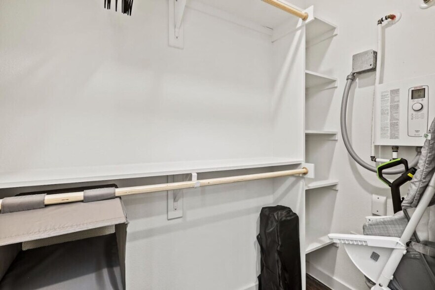 Building Photo - 120 N Madison Ave