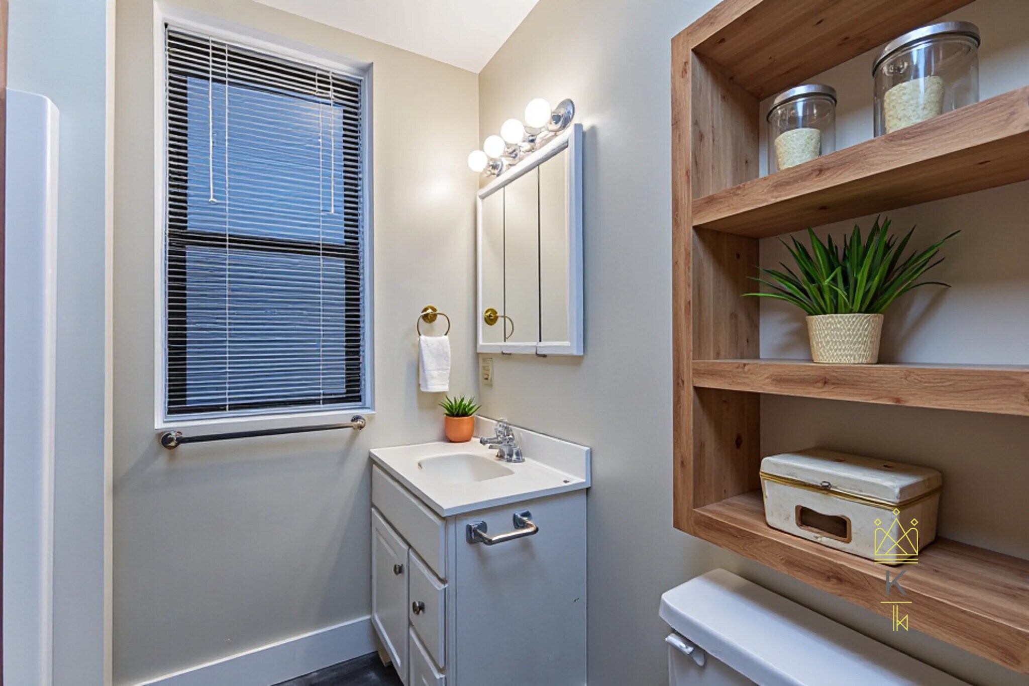 Building Photo - 1100 Beacon St