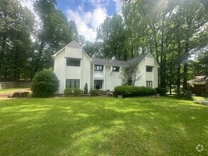 Building Photo - Stunning 5-Bedroom Home in Germantown-Spac...