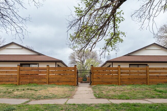 Building Photo - 750 W Dayton Ave