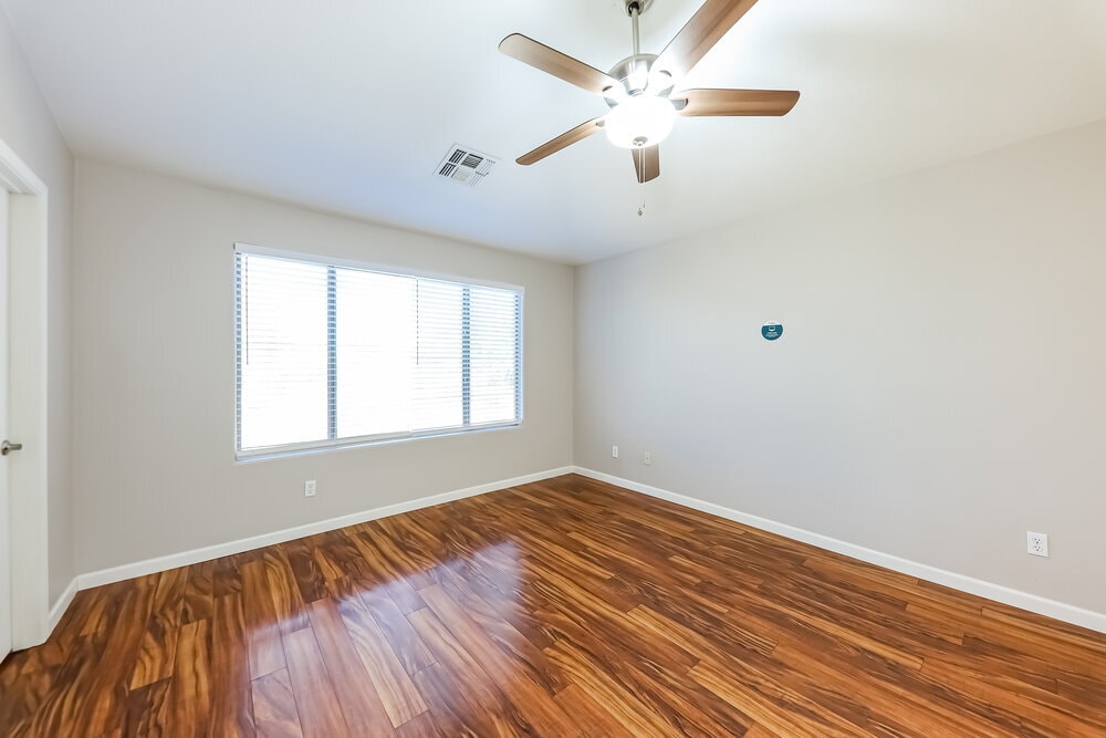 Building Photo - 12824 W Ash St