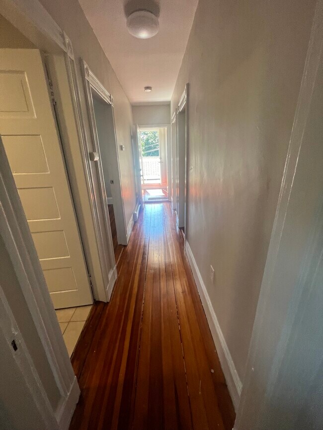 Building Photo - 7 Downer Ave