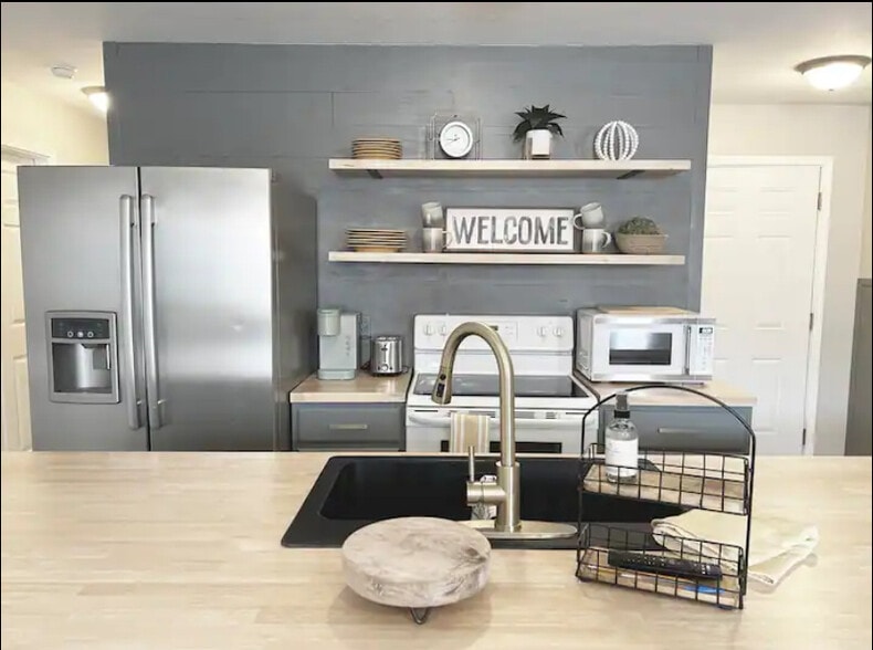 Building Photo - 101 S Buchanan St